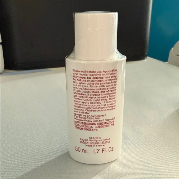 Clarins UV Plus Multi-Protection Tint - Picture 3 of 6